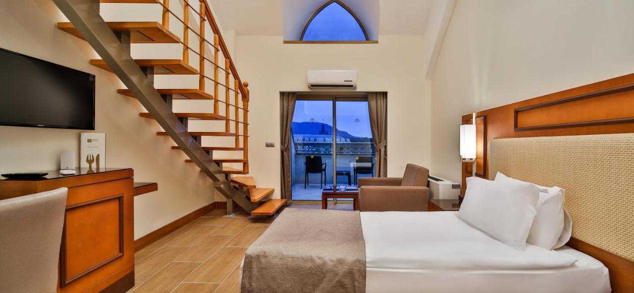 Standard Family Room,1365789311:JPEG