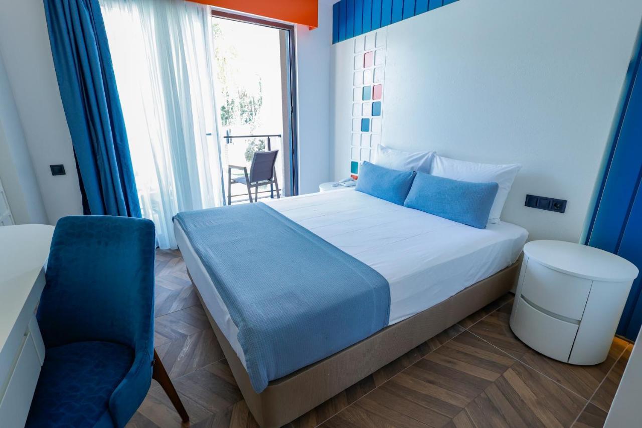 Double Room with Pool View