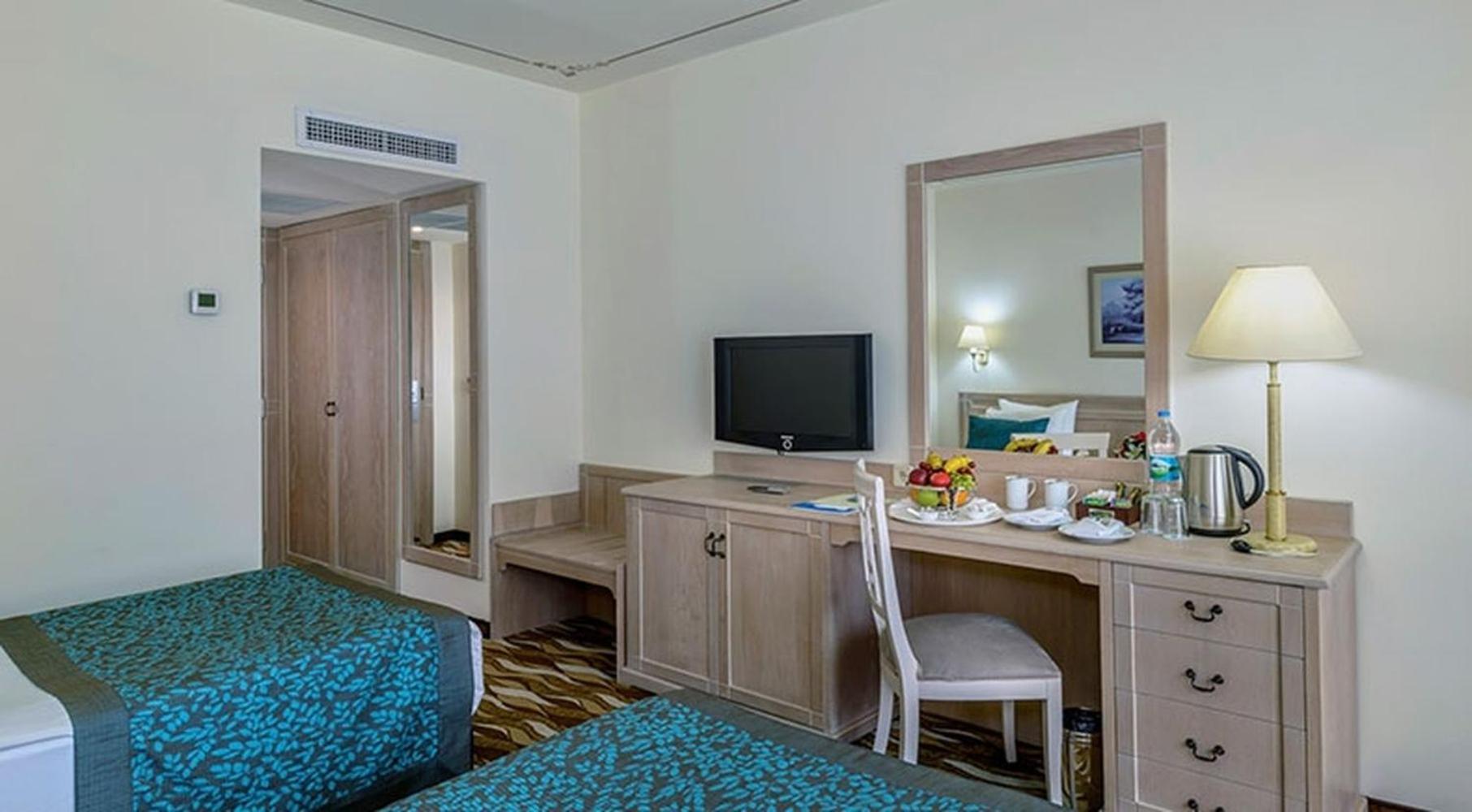 Triple Room with Garden View