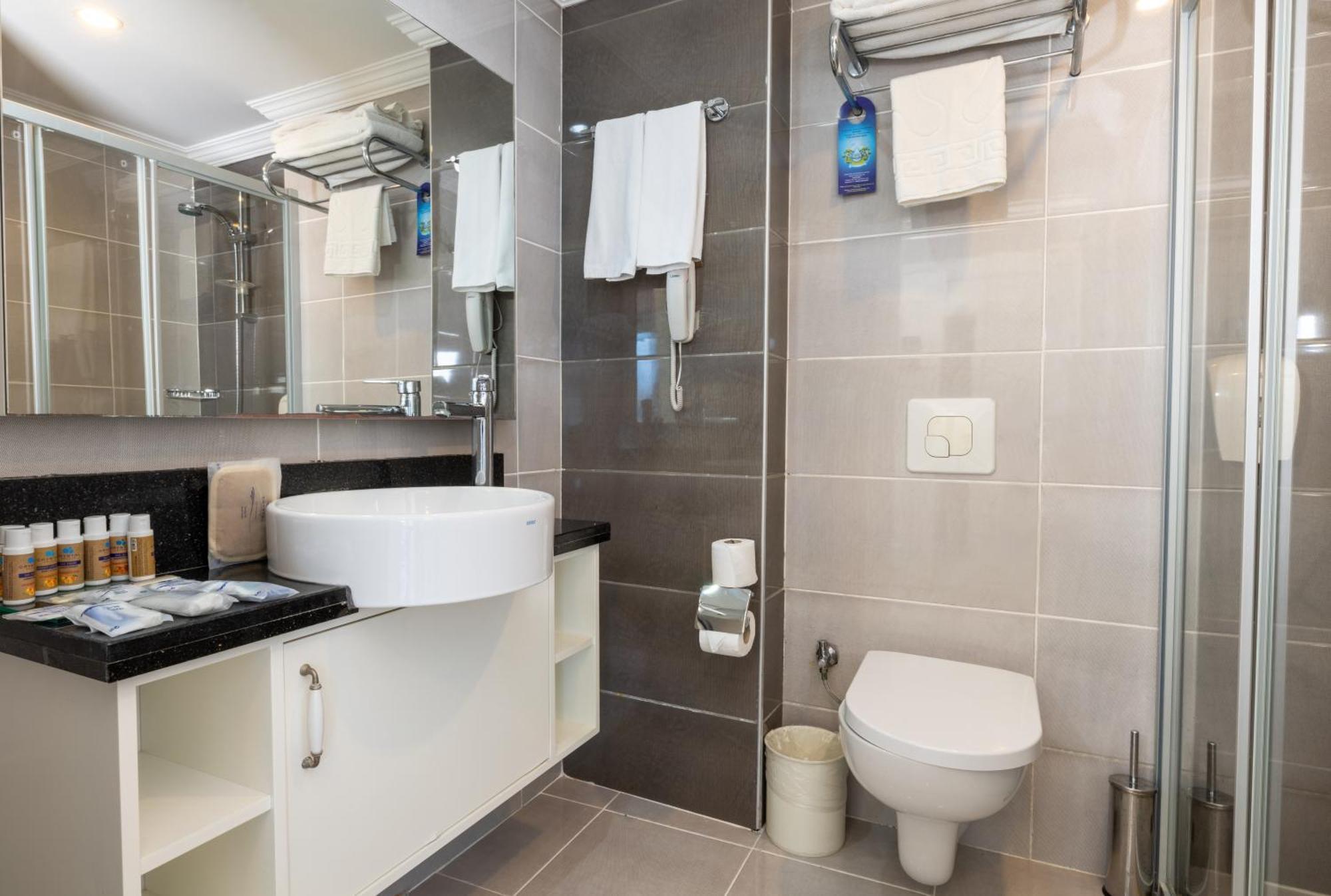 Standard Double or Twin Room Garden View