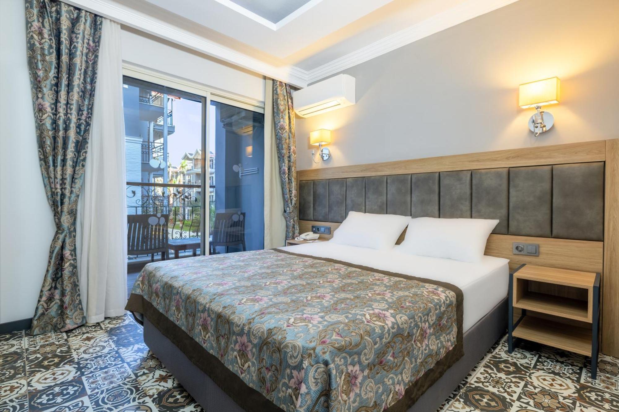 Standard Double or Twin Room Garden View