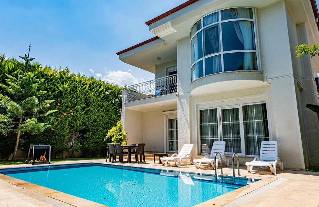 Luxury White Villa-1