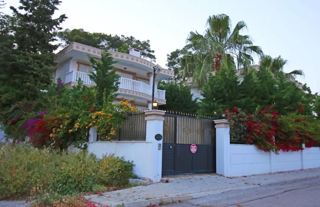 Sweelems Villa'S-1