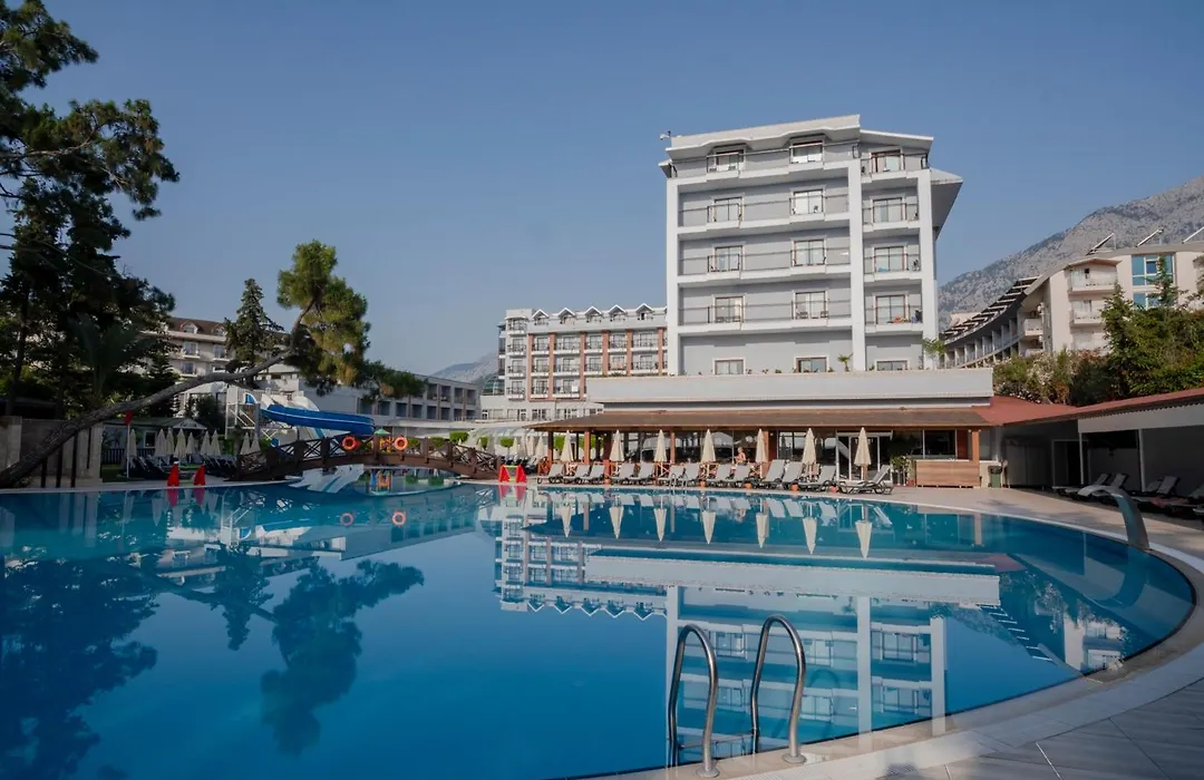 Fore Resort & Spa-1
