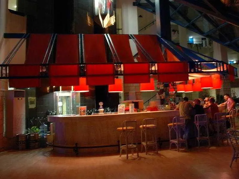 Queens Park Hotel Goeynuek-1