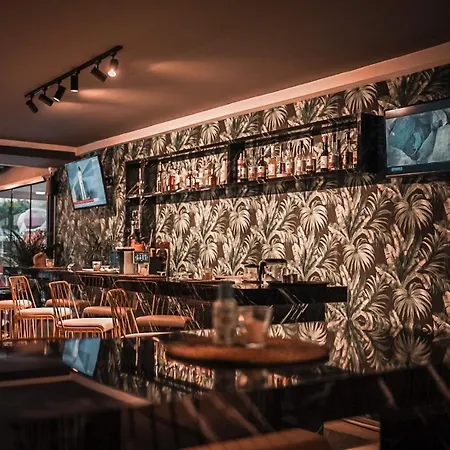 Esquire Hotels & Lounges-2