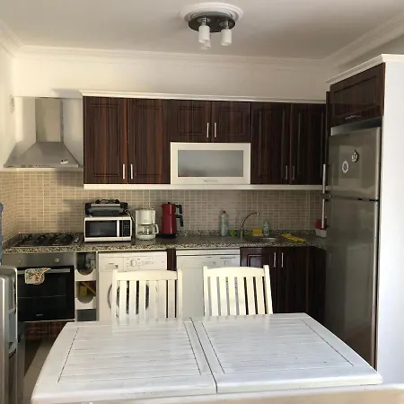 A Cozy Flat 200 M To The Beach With A Mountain View-3