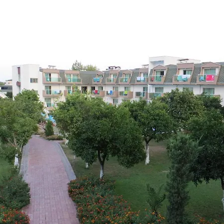 Omorfi Garden Resort-2