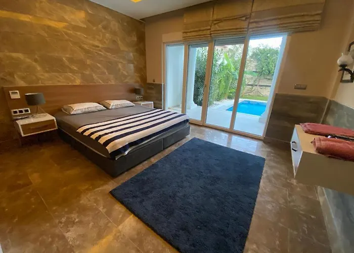 Villa Beren , 300 Mt Denize , Ultra Lux Triplex Villa Kemer